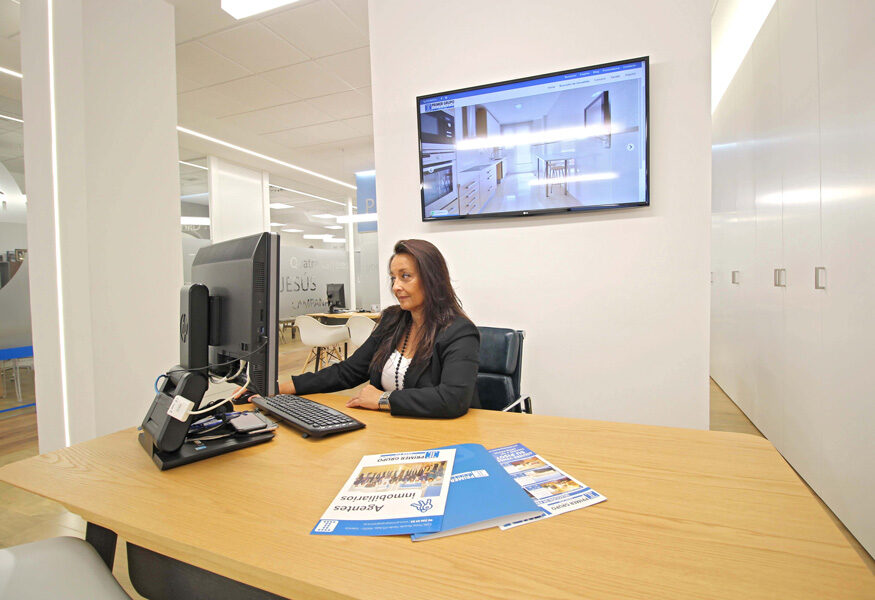 Agencia inmobiliaria al lado del Mestalla Valencia