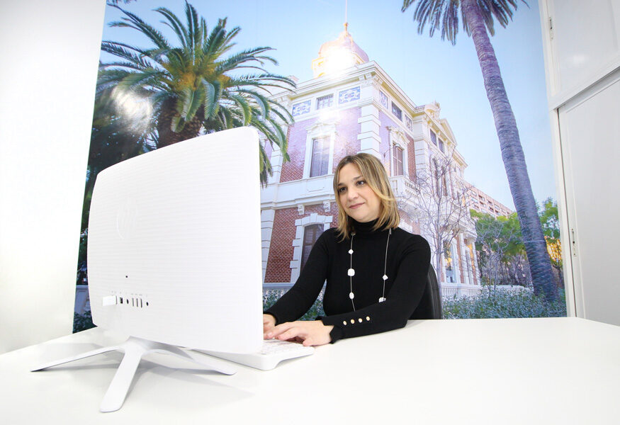 Real estate agency Primer Grupo Inmokass in Ave. del Puerto Valencia